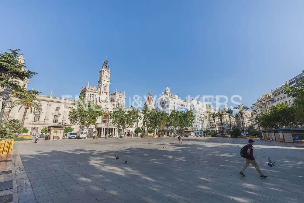 4 Zimmer Wohnung zu vermieten in Valencia Stadt - 2.000 € (Ref: 10043452)