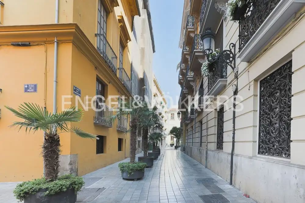 4 Zimmer Wohnung zu vermieten in Valencia Stadt - 2.000 € (Ref: 10043452)