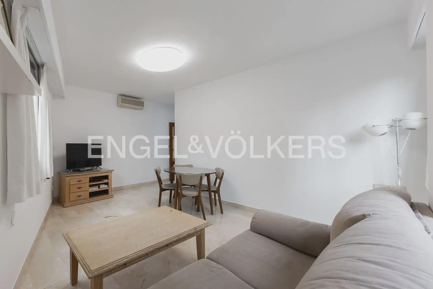 4 Zimmer Wohnung zu vermieten in Valencia Stadt - 2.000 € (Ref: 10043452)