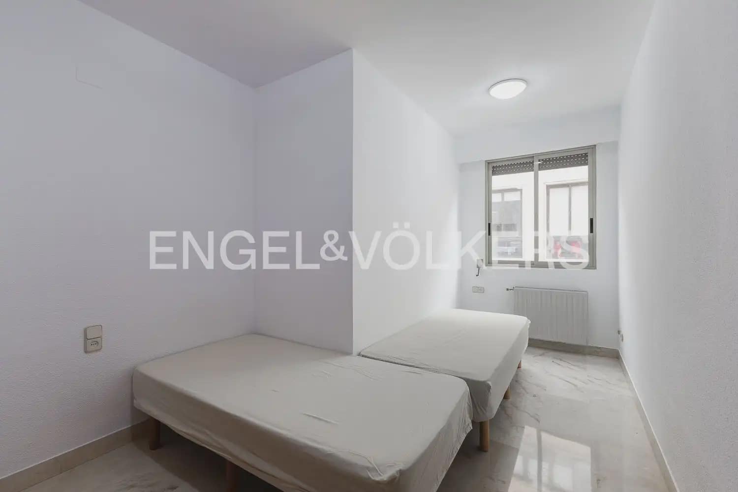 4 Zimmer Wohnung zu vermieten in Valencia Stadt - 2.000 € (Ref: 10043452)