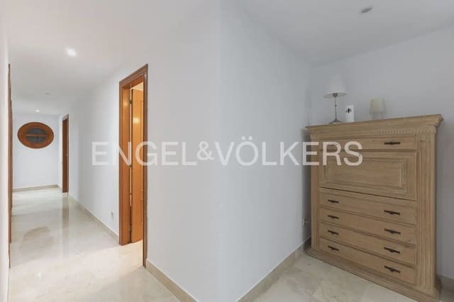 4 Zimmer Wohnung zu vermieten in La Seu, València Stadt - 2.000 € (Ref: 10043452)