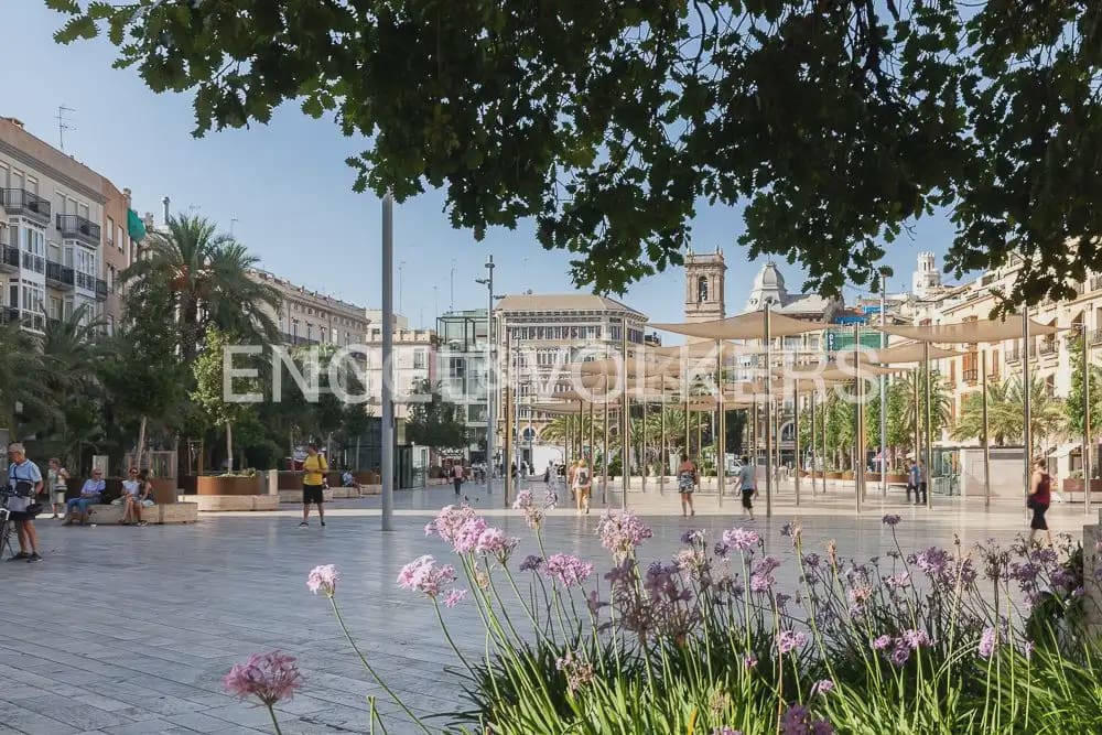 4 Zimmer Wohnung zu vermieten in Valencia Stadt - 2.000 € (Ref: 10043452)