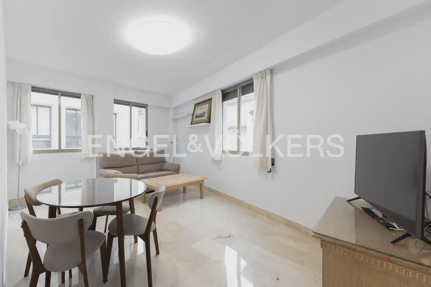 4 Zimmer Wohnung zu vermieten in Valencia Stadt - 2.000 € (Ref: 10043452)