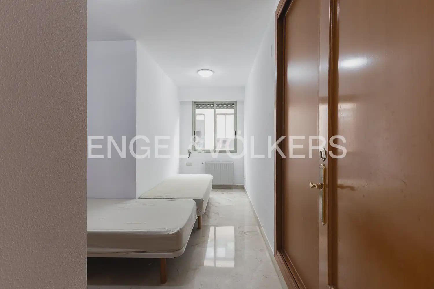 4 Zimmer Wohnung zu vermieten in Valencia Stadt - 2.000 € (Ref: 10043452)