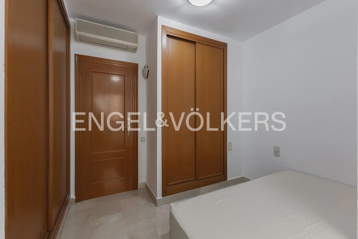 4 Zimmer Wohnung zu vermieten in Valencia Stadt - 2.000 € (Ref: 10043452)