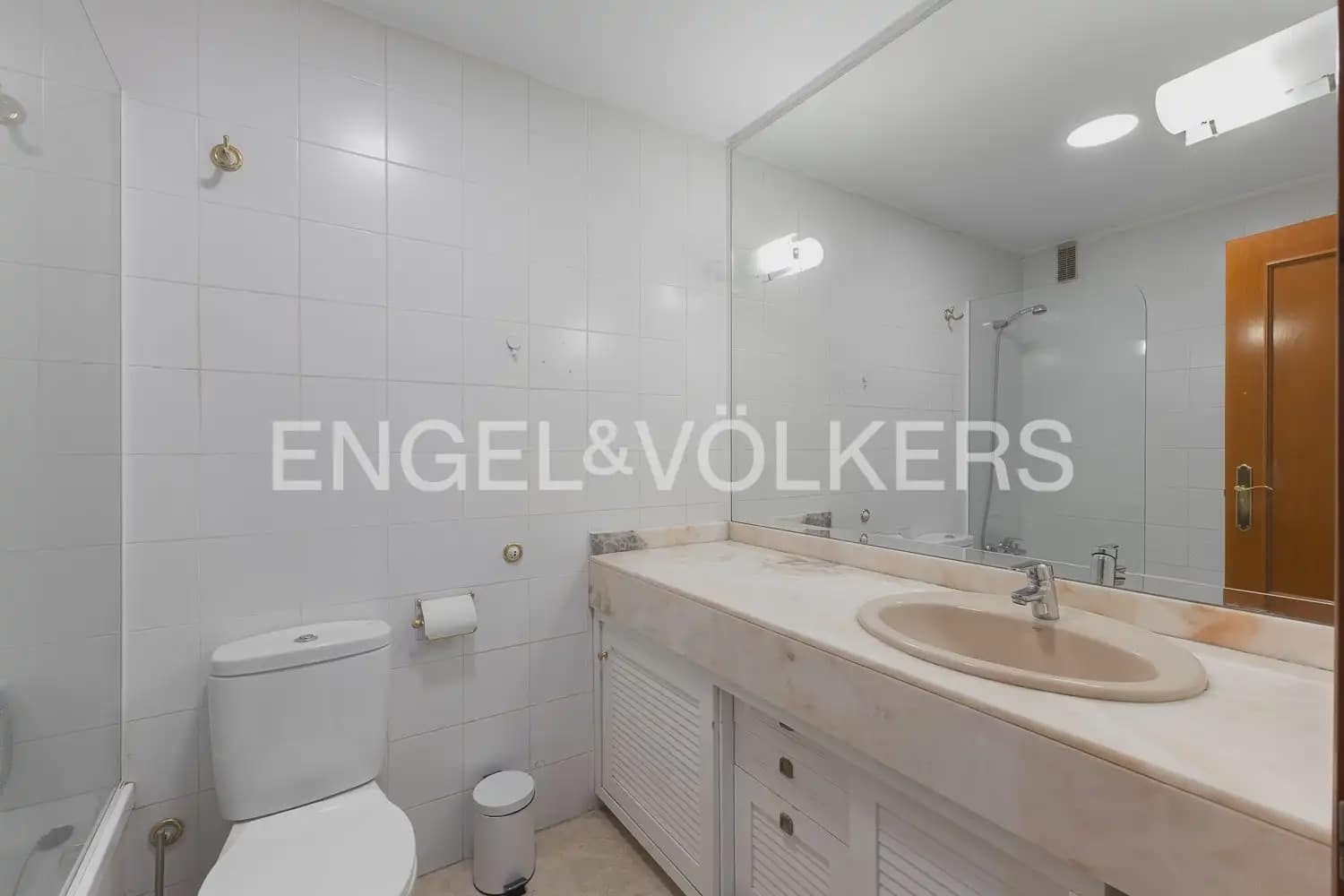 4 Zimmer Wohnung zu vermieten in Valencia Stadt - 2.000 € (Ref: 10043452)