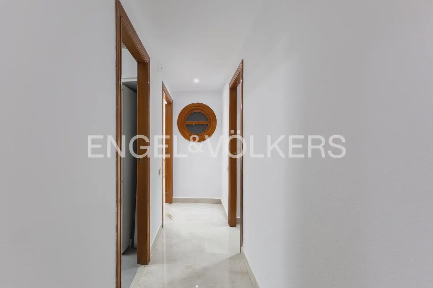 4 Zimmer Wohnung zu vermieten in Valencia Stadt - 2.000 € (Ref: 10043452)