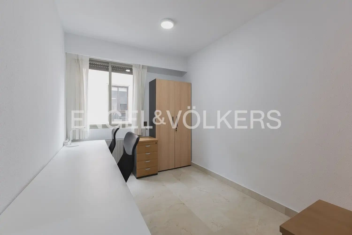 4 Zimmer Wohnung zu vermieten in Valencia Stadt - 2.000 € (Ref: 10043452)