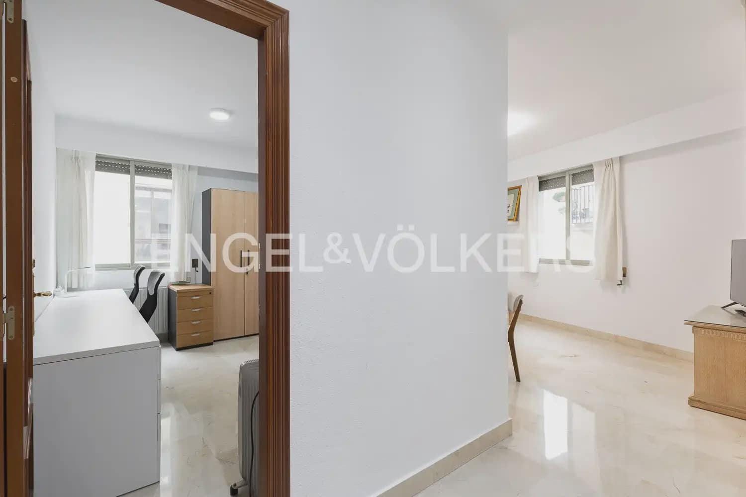 4 Zimmer Wohnung zu vermieten in Valencia Stadt - 2.000 € (Ref: 10043452)