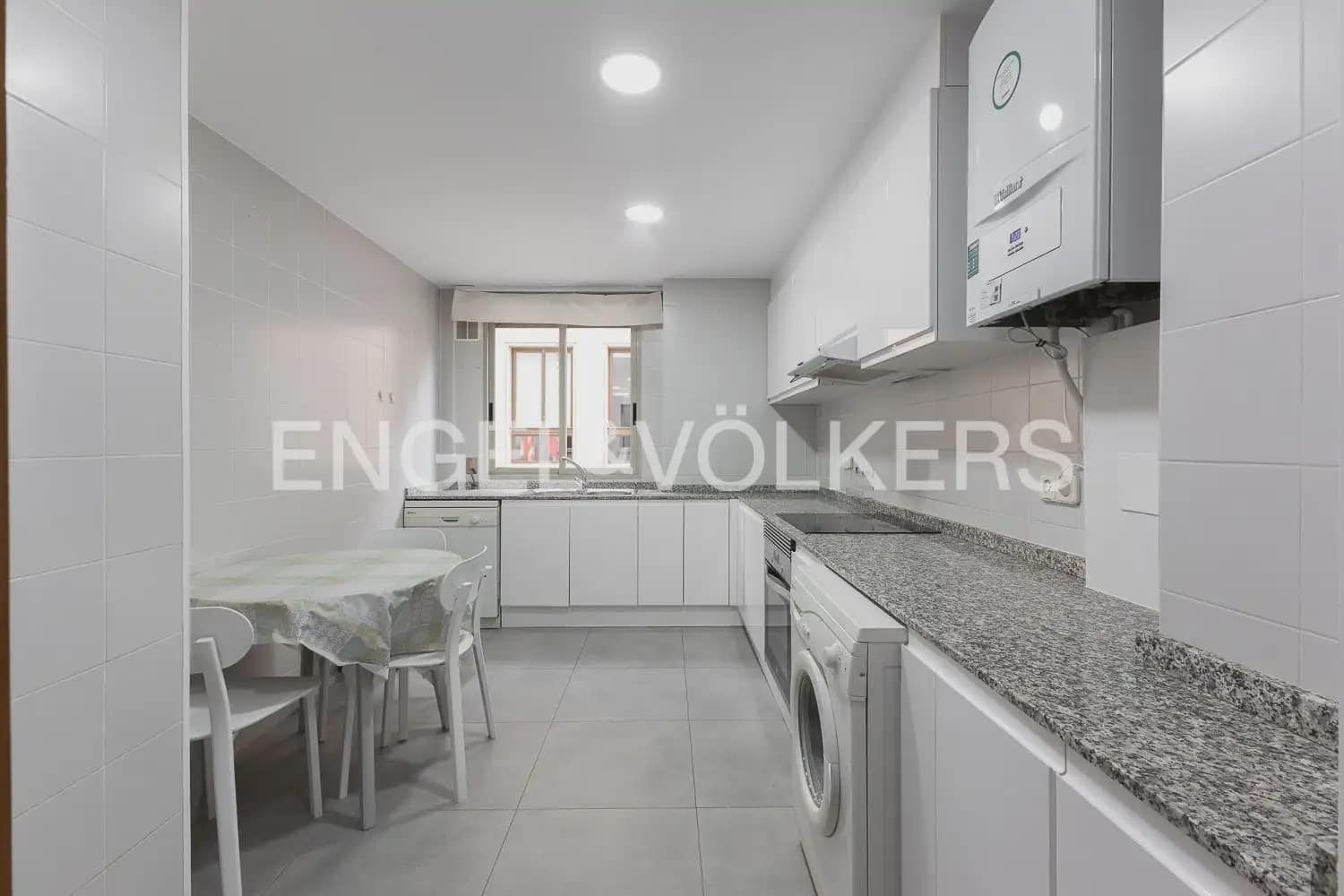 4 Zimmer Wohnung zu vermieten in Valencia Stadt - 2.000 € (Ref: 10043452)