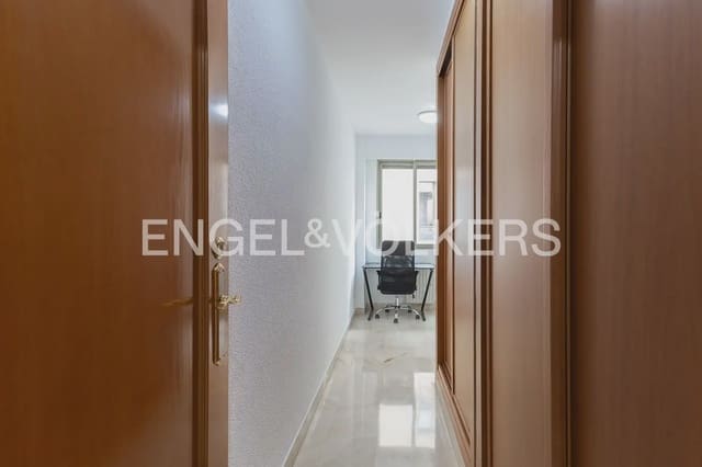 4 Zimmer Wohnung zu vermieten in La Seu, València Stadt - 2.000 € (Ref: 10043452)
