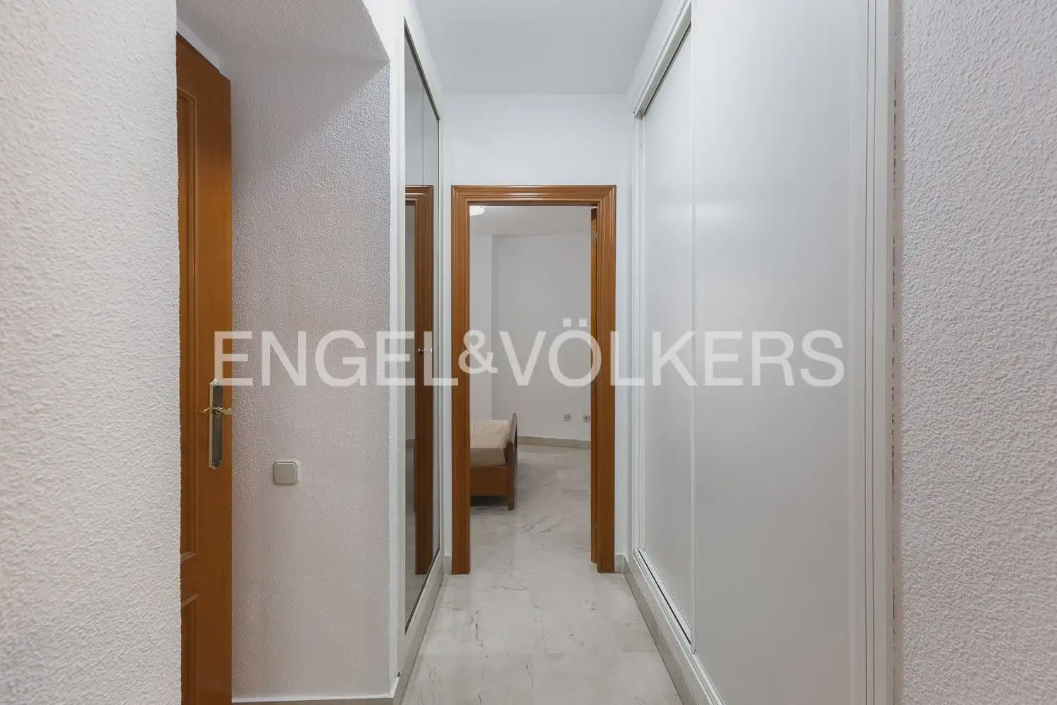 4 Zimmer Wohnung zu vermieten in Valencia Stadt - 2.000 € (Ref: 10043452)