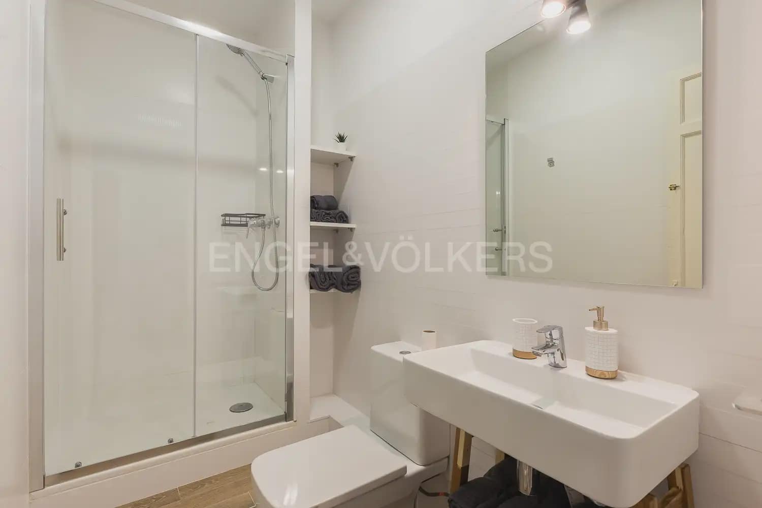 2 sovrum Lägenhet att hyra i Valencia stad - 1 800 € (Ref: 10043454)