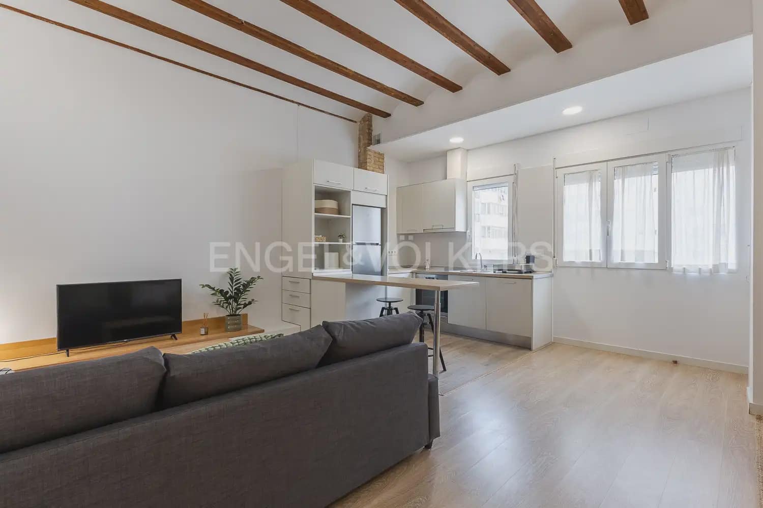 2 sovrum Lägenhet att hyra i Valencia stad - 1 800 € (Ref: 10043454)