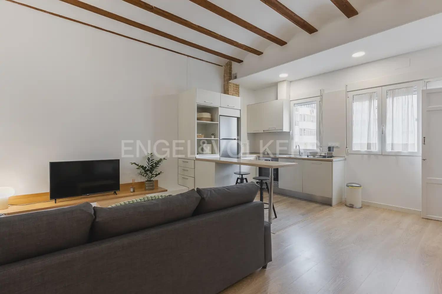 2 sovrum Lägenhet att hyra i Valencia stad - 1 800 € (Ref: 10043454)