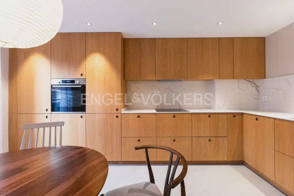 Appartement de 2 chambres à louer à Valence ville avec garage - 2 300 € (Ref: 10043455)