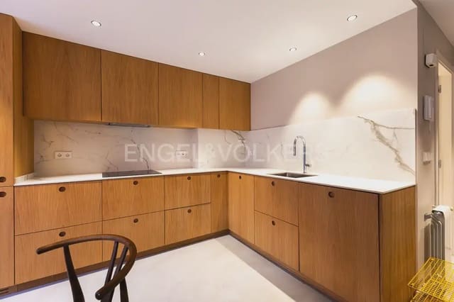 2 makuuhuone Asunto vuokrattavana paikassa En Corts, Valencia kaupunki mukana 
autotalli - 2 300 € (Ref: 10043455)