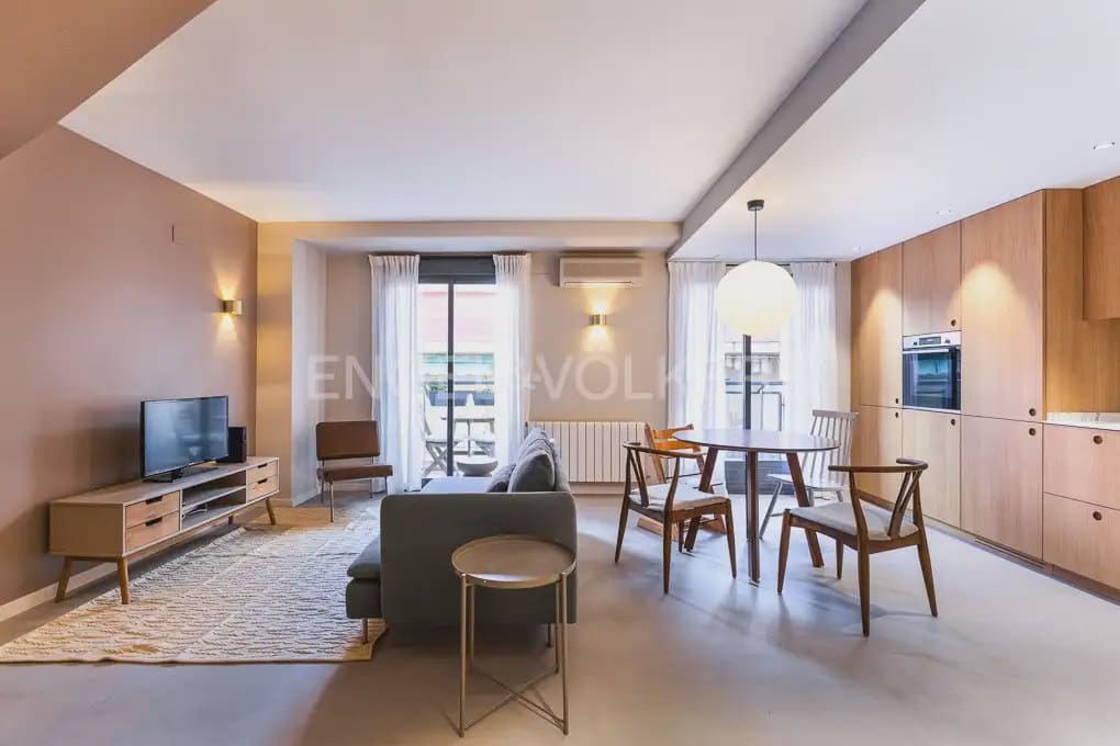 Appartement de 2 chambres à louer à Valence ville avec garage - 2 300 € (Ref: 10043455)