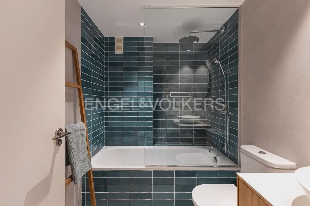 Appartement de 2 chambres à louer à Valence ville avec garage - 2 300 € (Ref: 10043455)