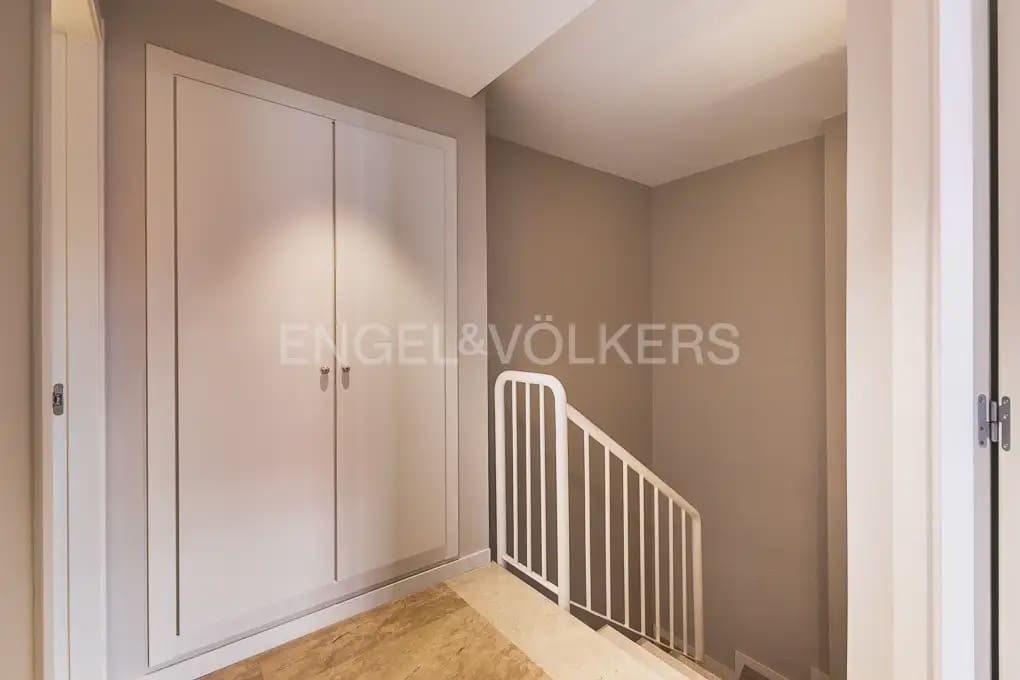 Appartement de 2 chambres à louer à Valence ville avec garage - 2 300 € (Ref: 10043455)