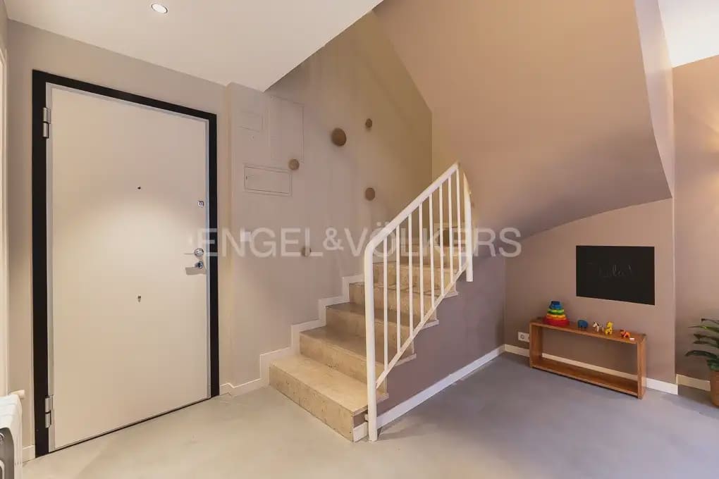 Appartement de 2 chambres à louer à Valence ville avec garage - 2 300 € (Ref: 10043455)