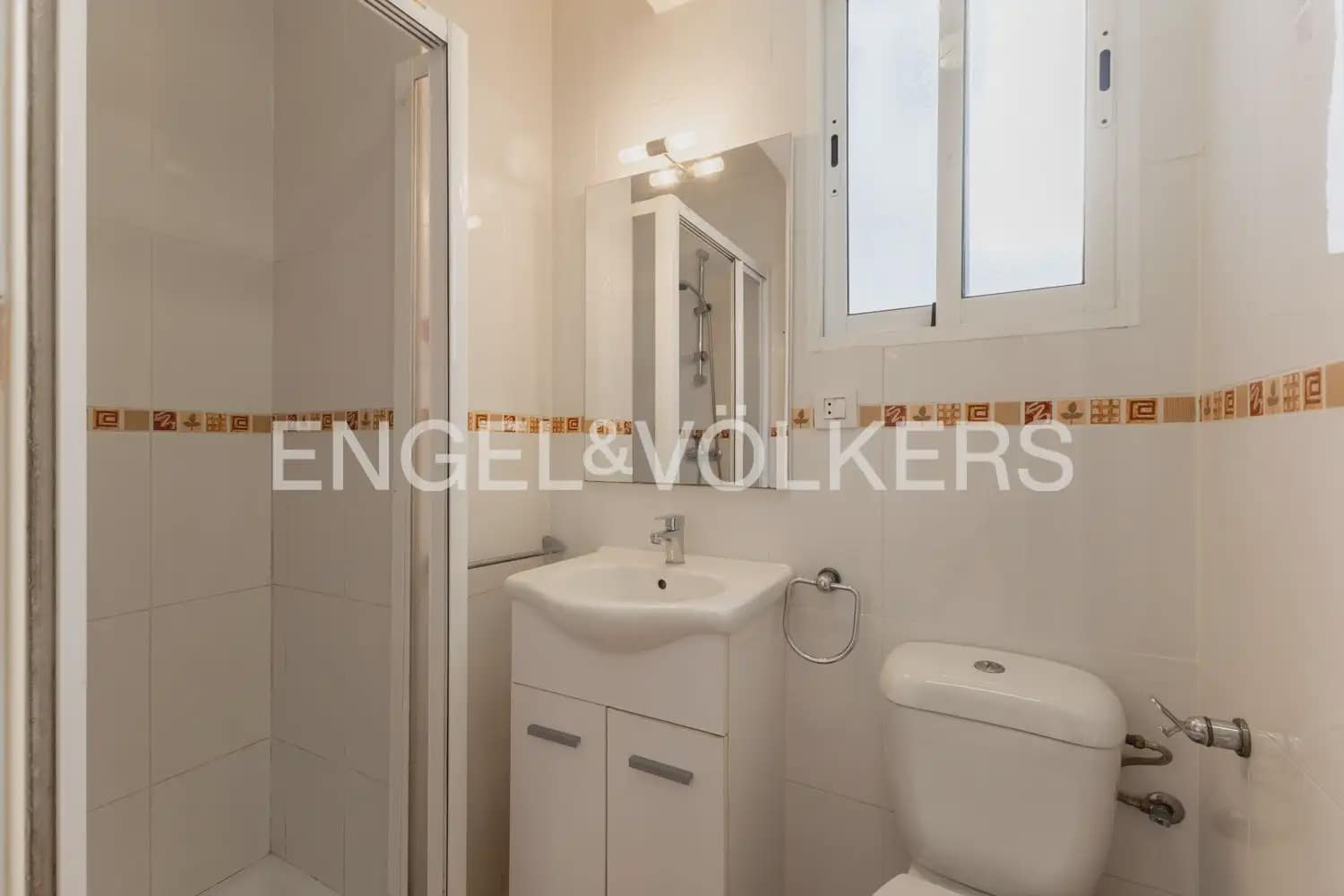 4 slaapkamer Flat te koop in Valencia stad - € 280.000 (Ref: 10043571)