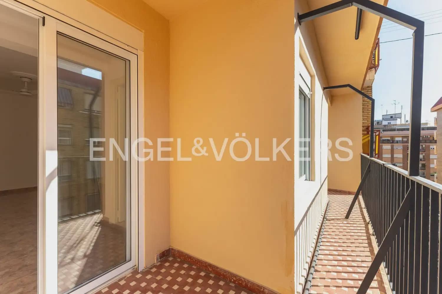 4 slaapkamer Flat te koop in Valencia stad - € 280.000 (Ref: 10043571)