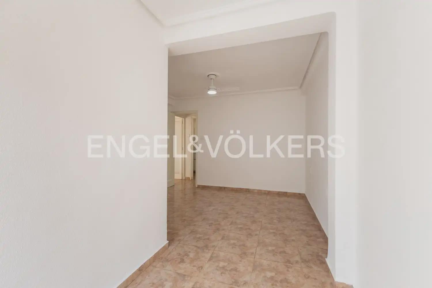 4 slaapkamer Flat te koop in Valencia stad - € 280.000 (Ref: 10043571)