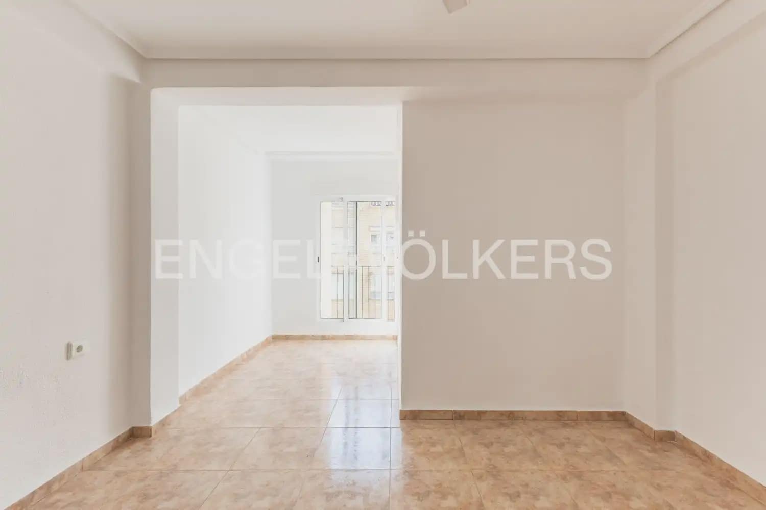 4 slaapkamer Flat te koop in Valencia stad - € 280.000 (Ref: 10043571)
