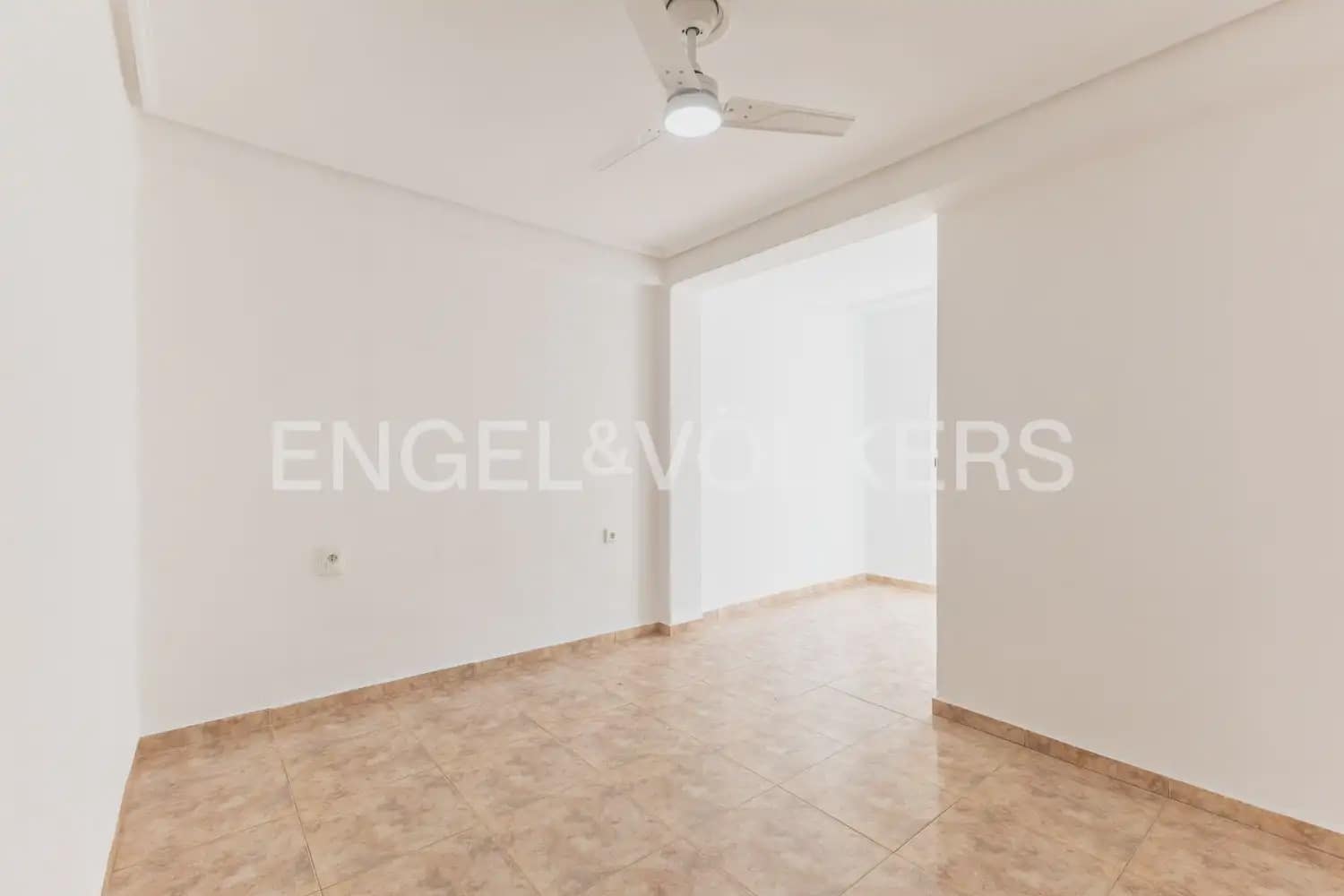 4 slaapkamer Flat te koop in Valencia stad - € 280.000 (Ref: 10043571)