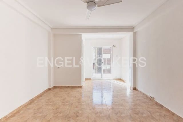4 slaapkamer Flat te koop in Patraix, Valencia stad - € 280.000 (Ref: 10043571)