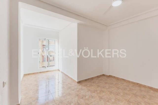 4 slaapkamer Flat te koop in Patraix, Valencia stad - € 280.000 (Ref: 10043571)