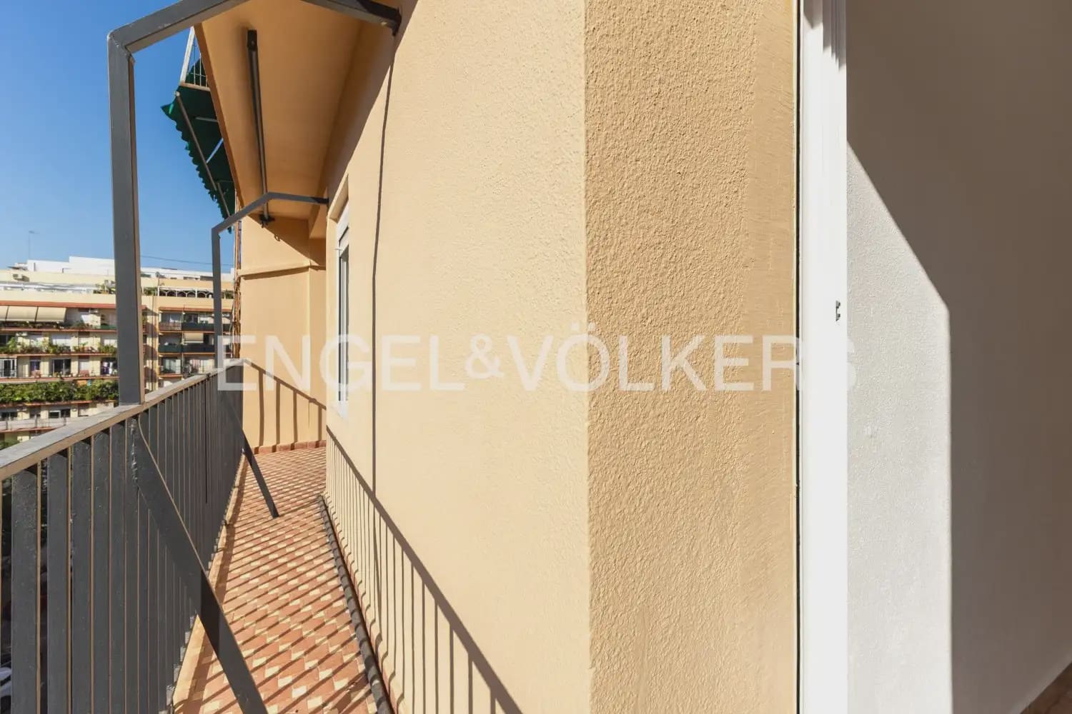 4 slaapkamer Flat te koop in Valencia stad - € 280.000 (Ref: 10043571)