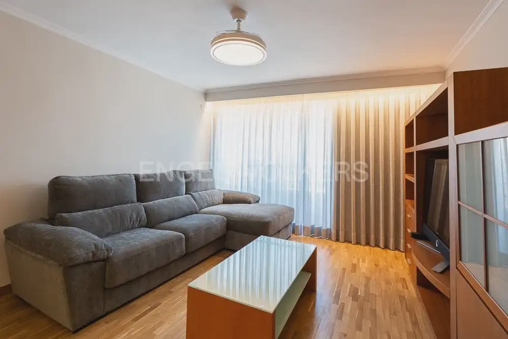 3 bedroom Flat for rent in Valencia city with garage - € 1,800 (Ref: 10044167)