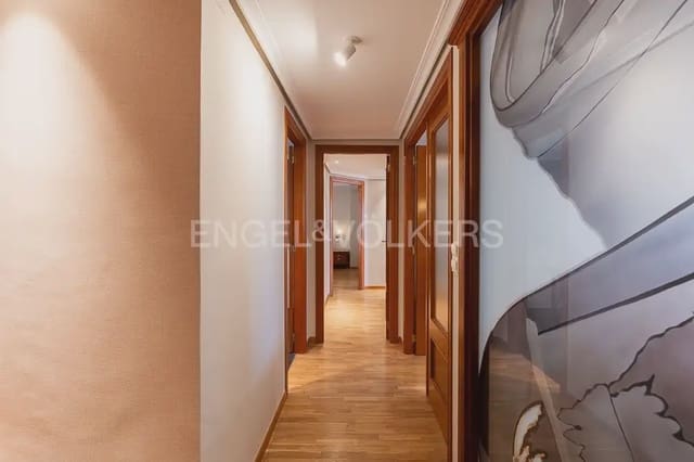 3 bedroom Flat for rent in Nou Moles, Valencia city with garage - € 1,800 (Ref: 10044167)