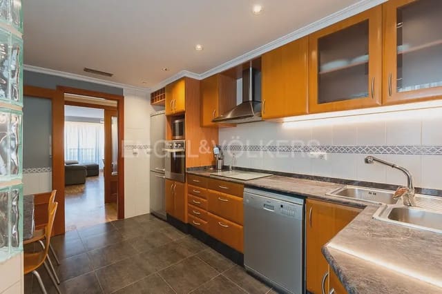 3 bedroom Flat for rent in Nou Moles, Valencia city with garage - € 1,800 (Ref: 10044167)