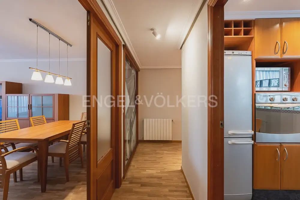 3 bedroom Flat for rent in Valencia city with garage - € 1,800 (Ref: 10044167)