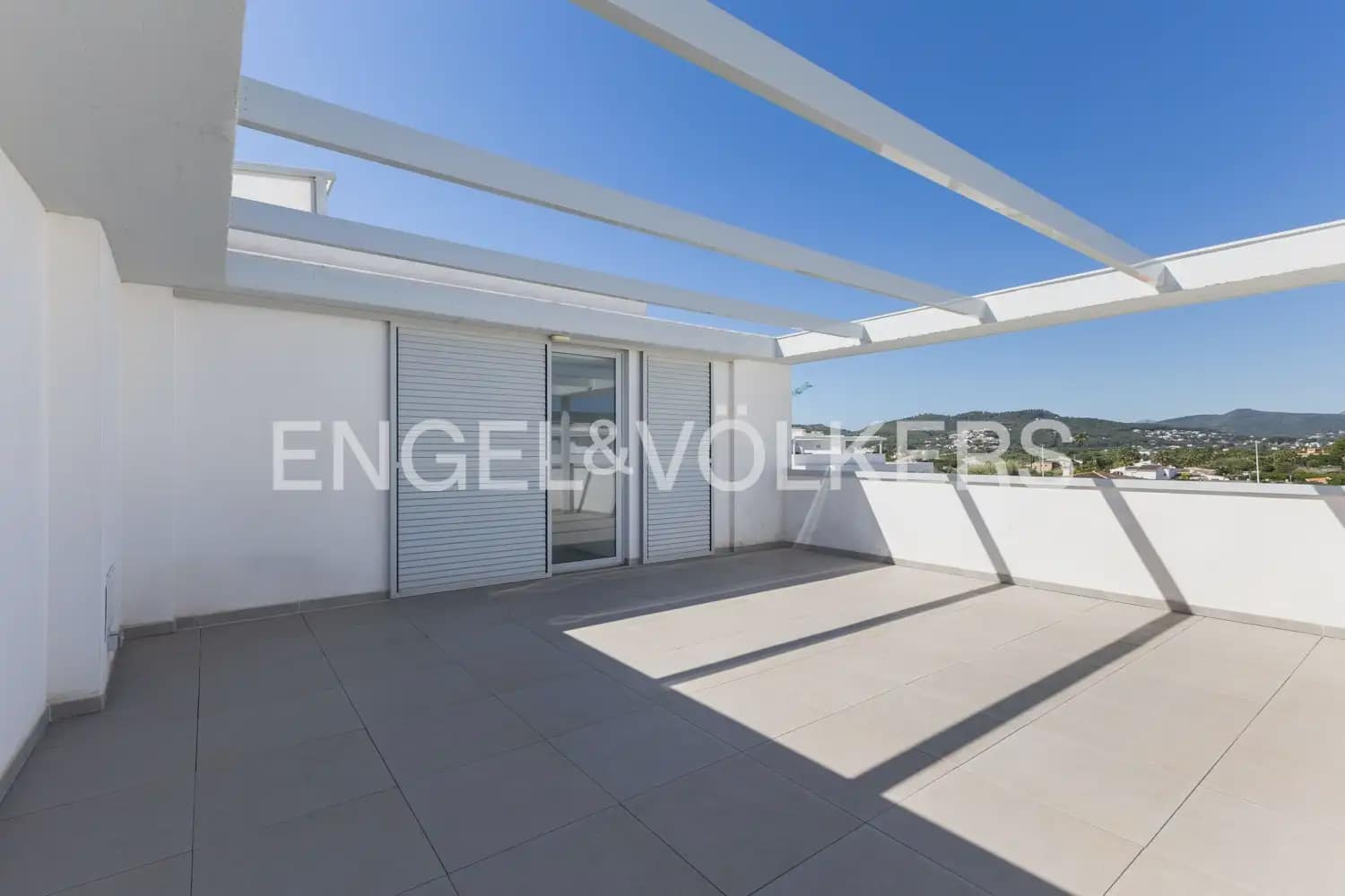 3 slaapkamer Penthouse te huur in Javea / Xabia met zwembad garage - € 2.600 (Ref: 10044168)