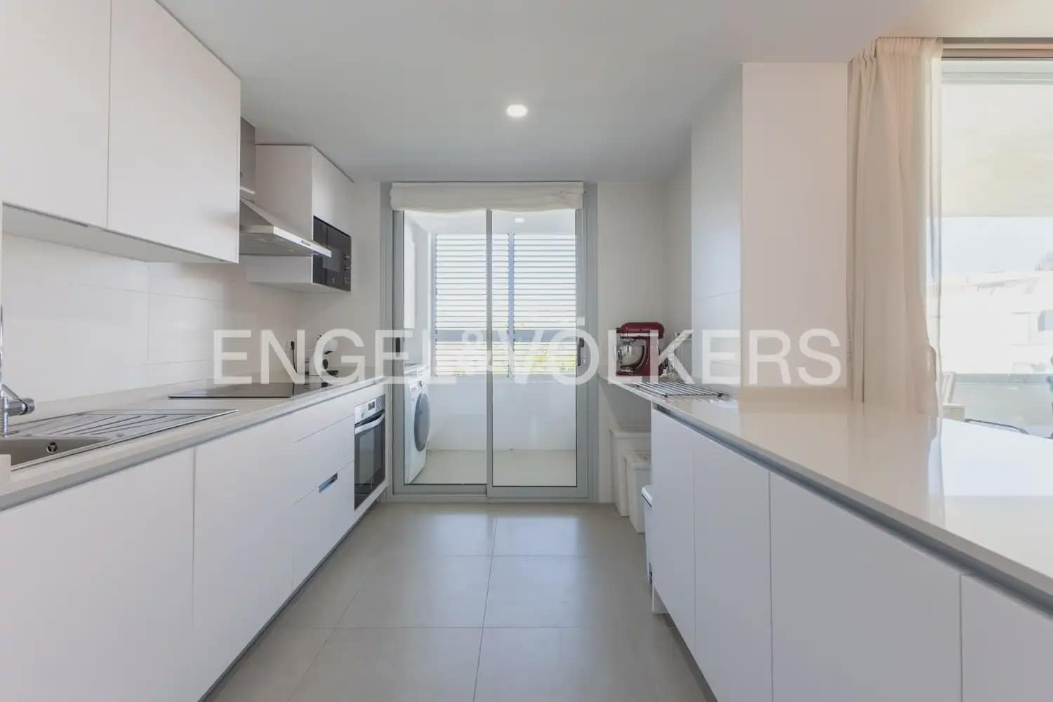 3 slaapkamer Penthouse te huur in Javea / Xabia met zwembad garage - € 2.600 (Ref: 10044168)