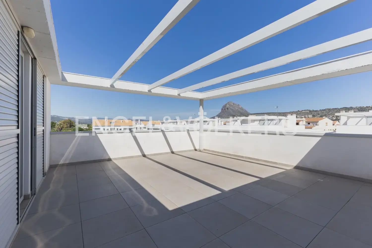 3 slaapkamer Penthouse te huur in Javea / Xabia met zwembad garage - € 2.600 (Ref: 10044168)