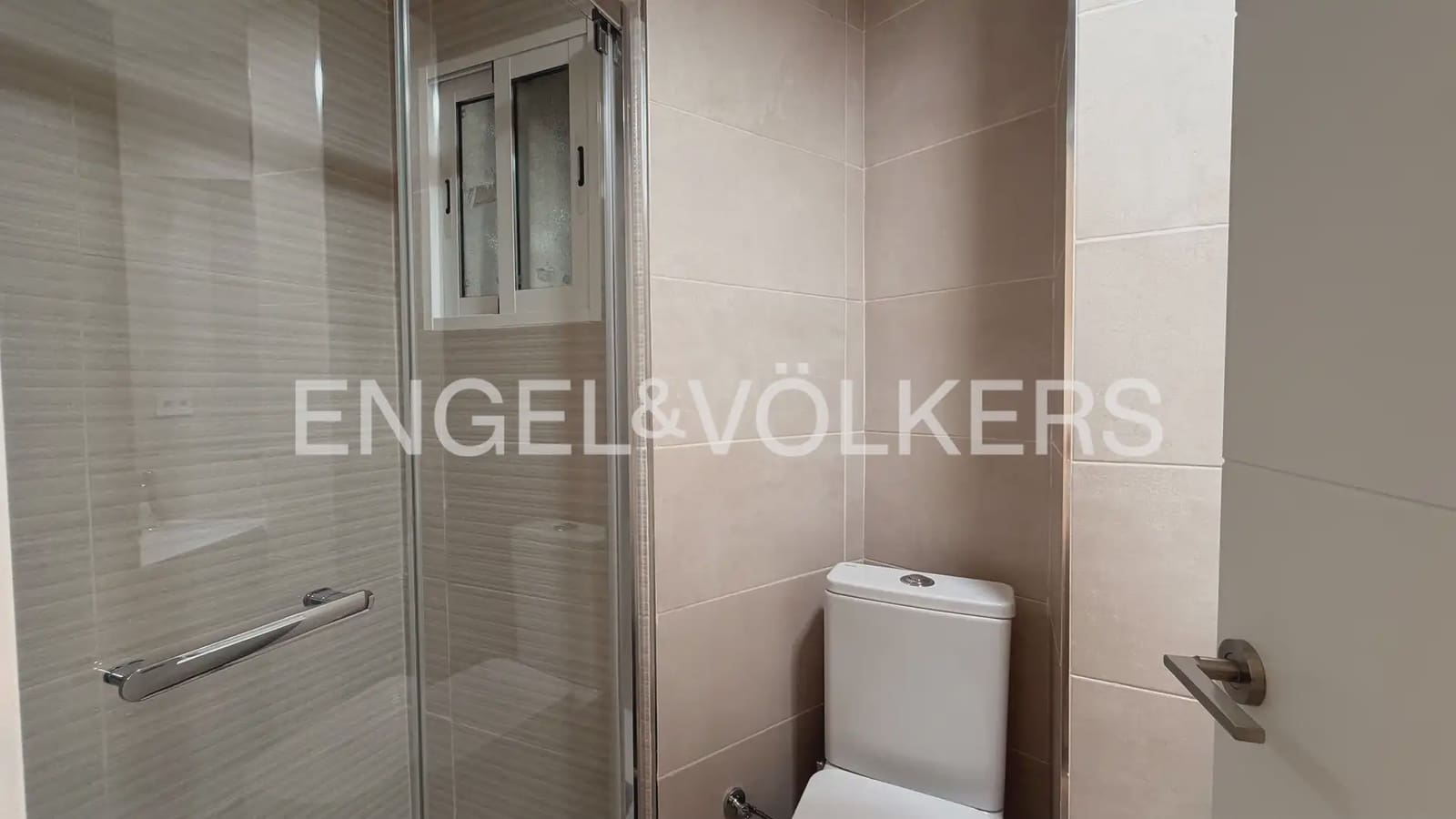 3 makuuhuone Asunto vuokrattavana paikassa Valencia kaupunki - 1 500 € (Ref: 10044216)