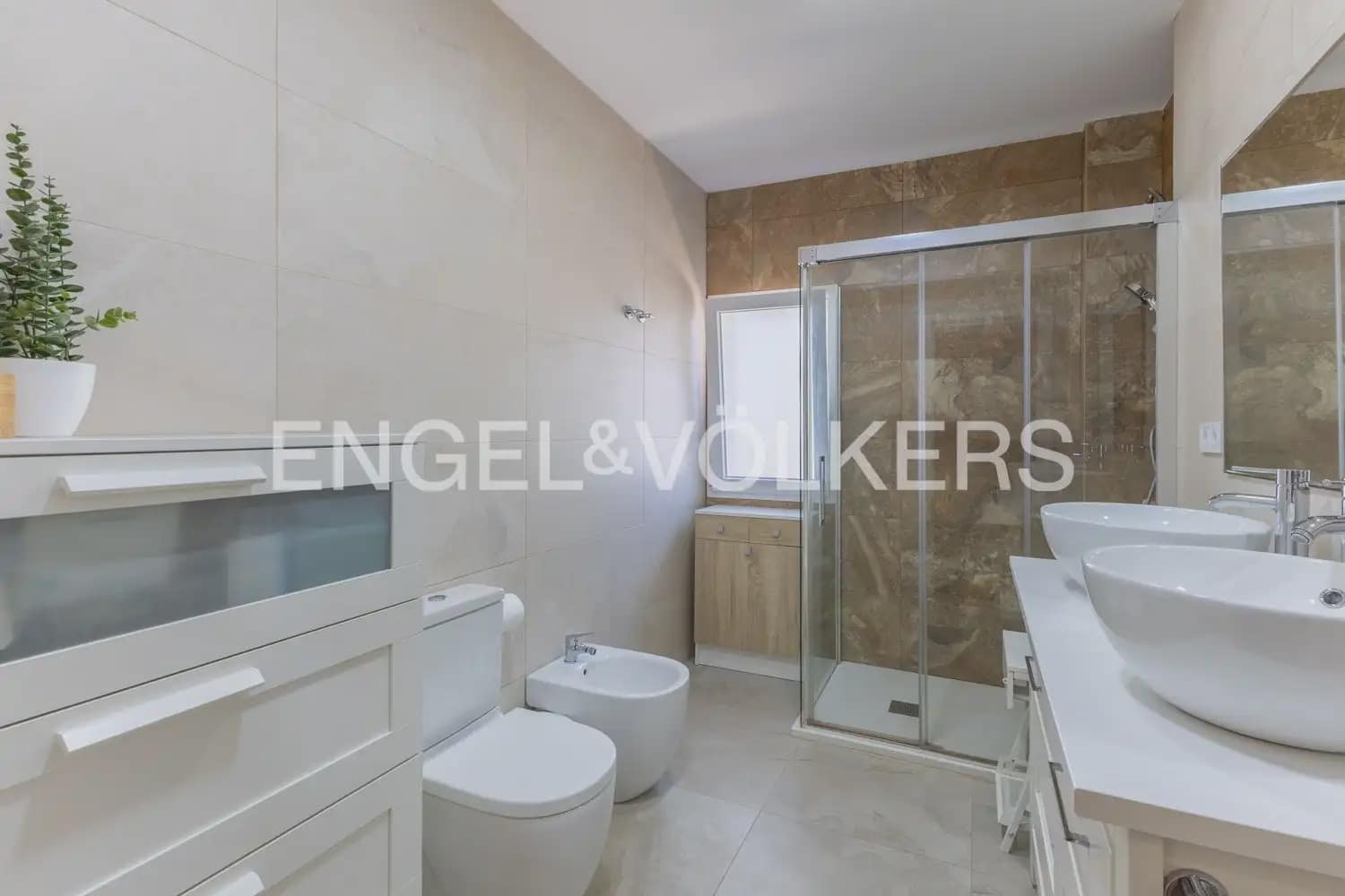 3 quarto Moradia para venda em Gilet com piscina garagem - 670 000 € (Ref: 10045314)