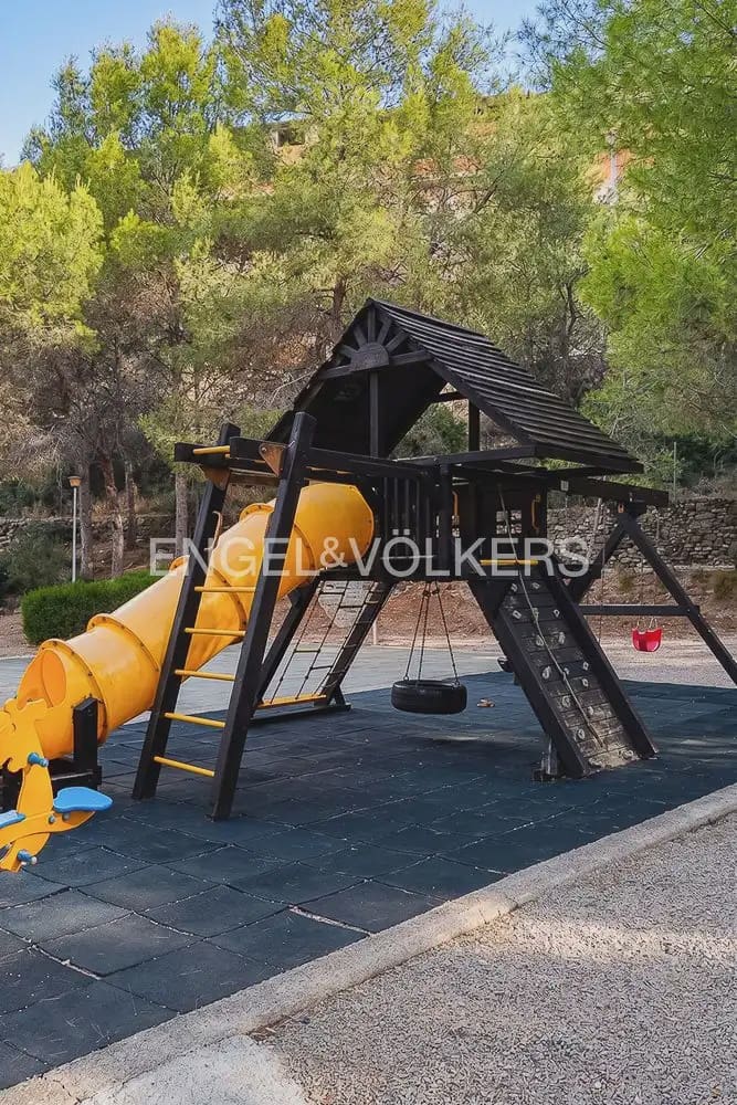 3 quarto Moradia para venda em Gilet com piscina garagem - 670 000 € (Ref: 10045314)