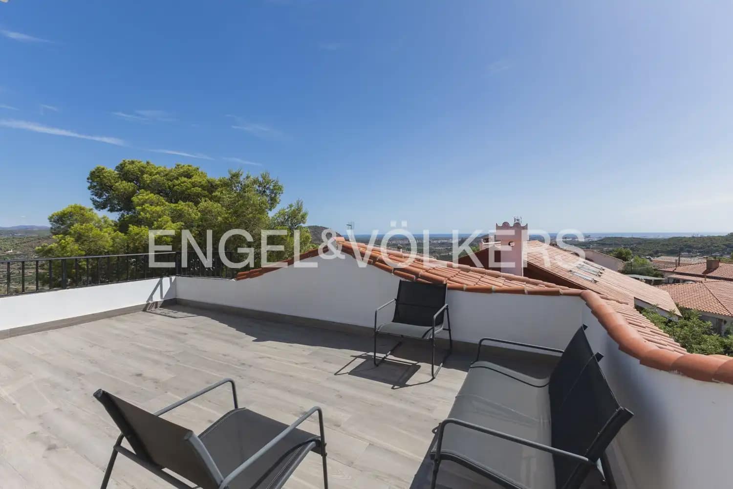3 quarto Moradia para venda em Gilet com piscina garagem - 670 000 € (Ref: 10045314)