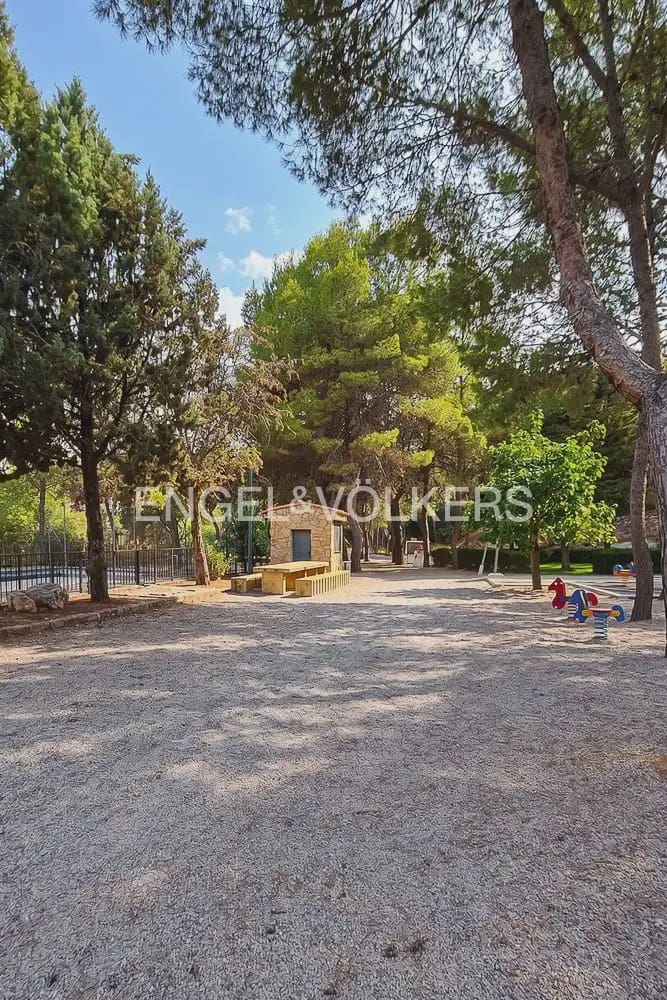 3 quarto Moradia para venda em Gilet com piscina garagem - 670 000 € (Ref: 10045314)