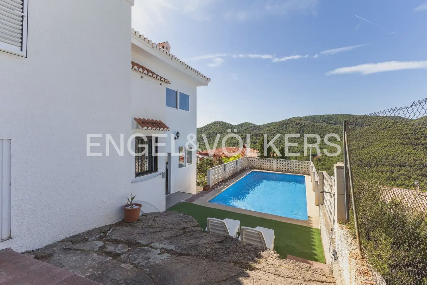 3 quarto Moradia para venda em Gilet com piscina garagem - 670 000 € (Ref: 10045314)