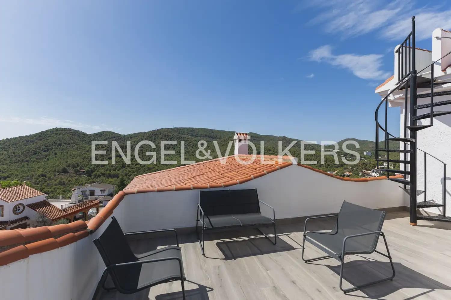 3 quarto Moradia para venda em Gilet com piscina garagem - 670 000 € (Ref: 10045314)