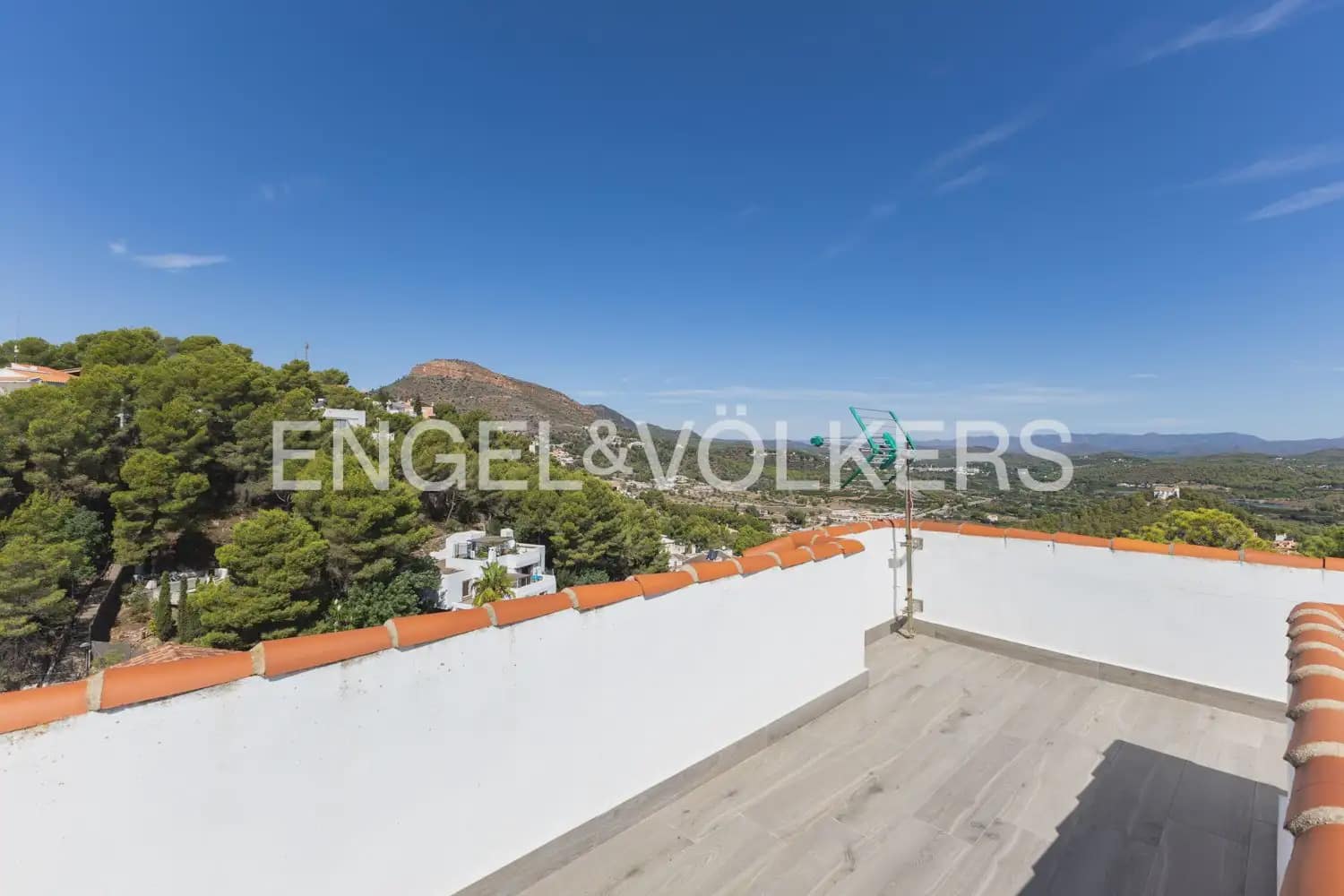 3 quarto Moradia para venda em Gilet com piscina garagem - 670 000 € (Ref: 10045314)