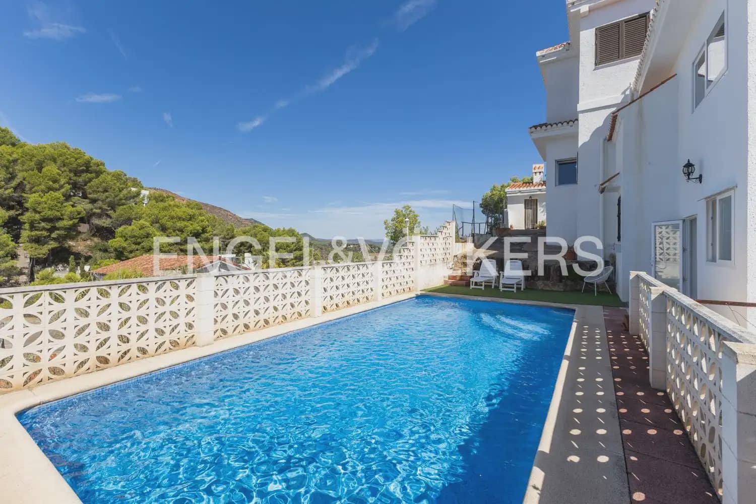 3 quarto Moradia para venda em Gilet com piscina garagem - 670 000 € (Ref: 10045314)