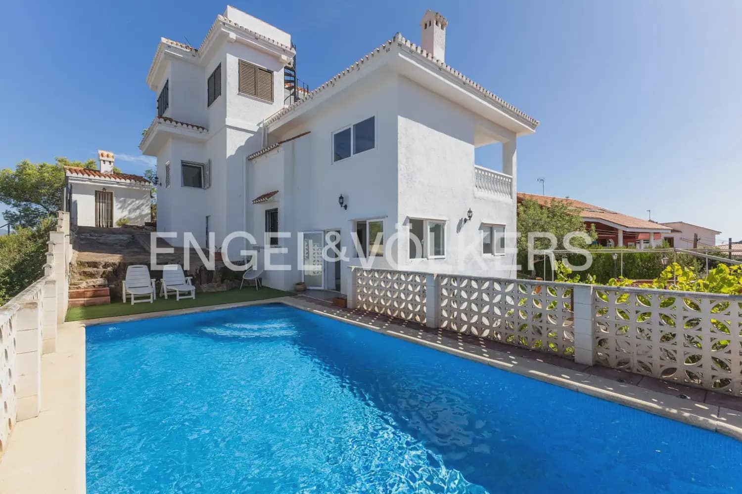 3 quarto Moradia para venda em Gilet com piscina garagem - 670 000 € (Ref: 10045314)